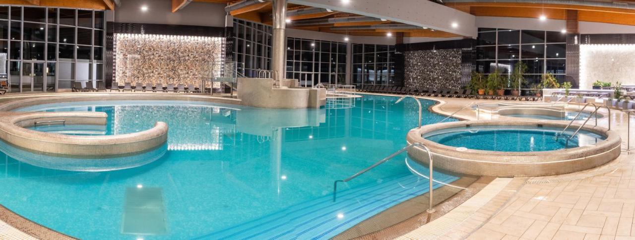 Hotel Azur Siófok Buitenkant foto